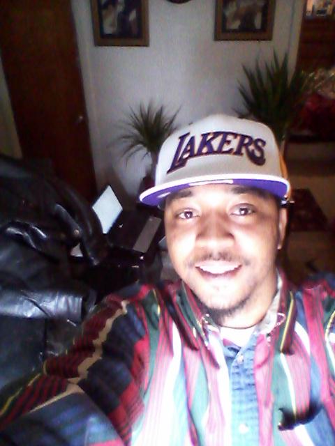 HAPPY BIRTHDAY ASHANTI!!!AND PRAYERS TO LAMAR ODOM!!!GET WELL SOON. 