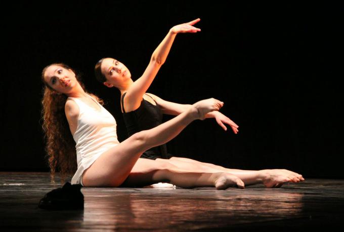 ContactSrl's tweet photo. Simona, artista che danza oltre le #barriere - http://t.co/IY3NvonHeb @SimonaAtzori @InvisibiliCdS #senzalimiti http://t.co/vWx7caahIU