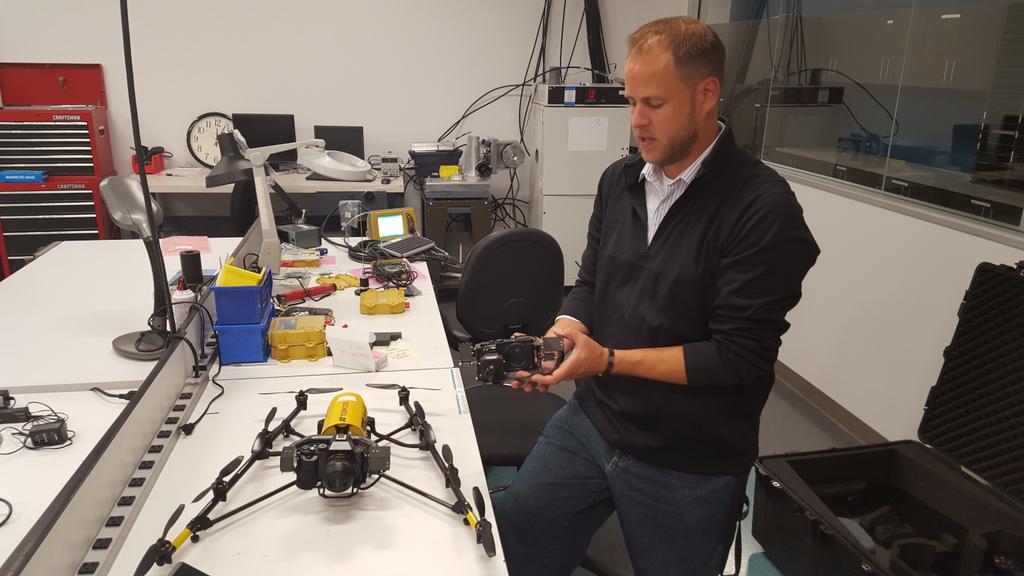 <a href="/topcon_today/">Topcon Positioning Systems</a> <a href="/TopconFalcon8/">Topcon Falcon 8</a> Topcon's Jeff DeBoer demonstrates multiple payloads for the Falcon 8 to xyHt magazine.