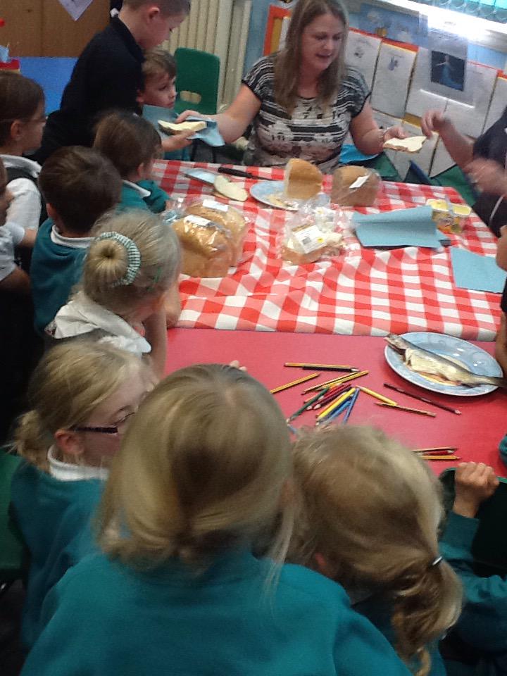 brilliantbears's tweet photo. @OakthorpeSchool Mrs Witham began to understand how Jesus must have felt feeding 5000 people. 27 was enough :) http://t.co/ZwnWrkEK7z