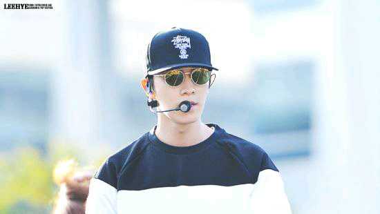Happy birthday Lee Donghae 
