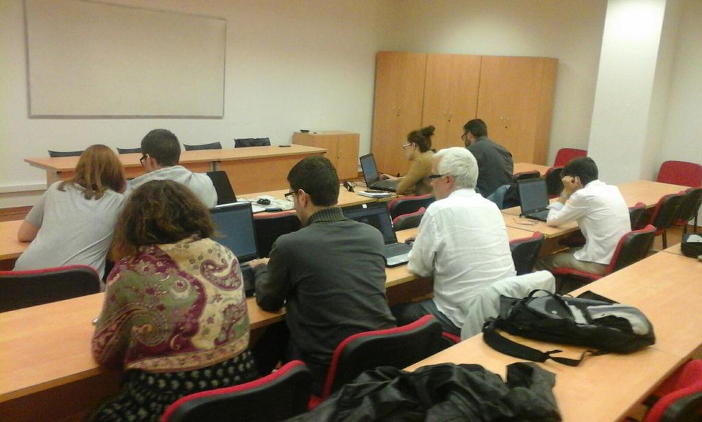 SantanderFabLab's tweet image. 2nd day of #codeweek2015  in @SantanderFabLab  .design with sketchup and #3dprinting . With @distritobeta