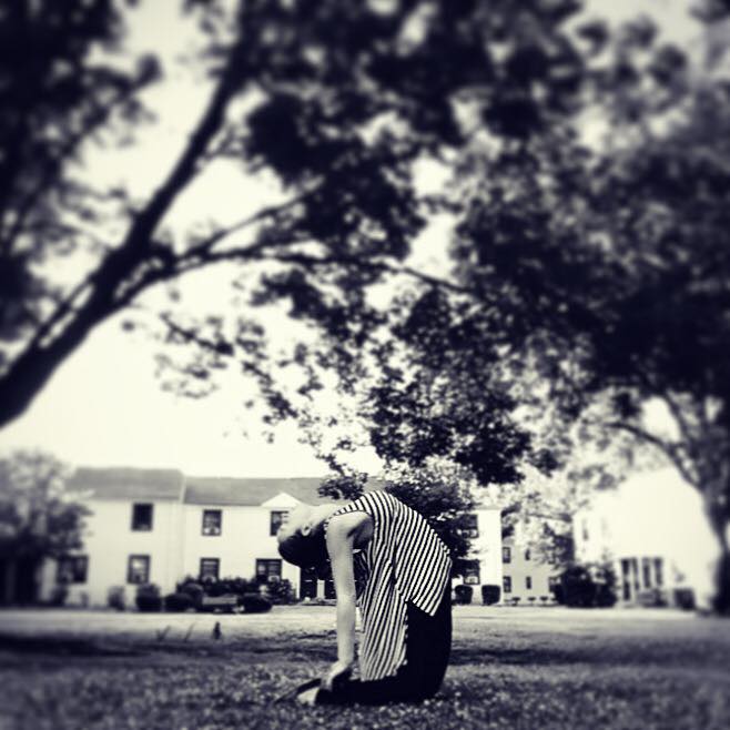 mackie2452's tweet photo. Here are a few good #yoga stretches to start your days! http://t.co/D558oZb4L9 || #yogaeverydamnday #blog http://t.co/taRGH0LR1M