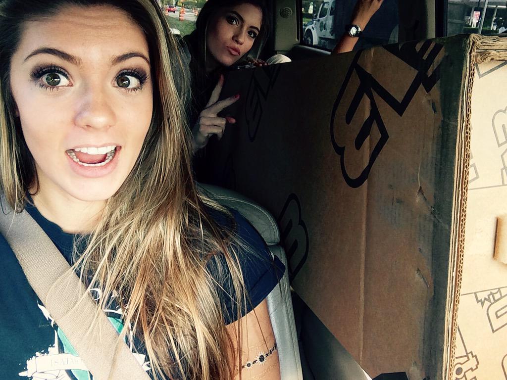 Just stopped by <a href="/JeepersDen/">JeepersDen</a> and picked up my sidestep for my truck!! Love getting new truck parts😱🎉 -G💘