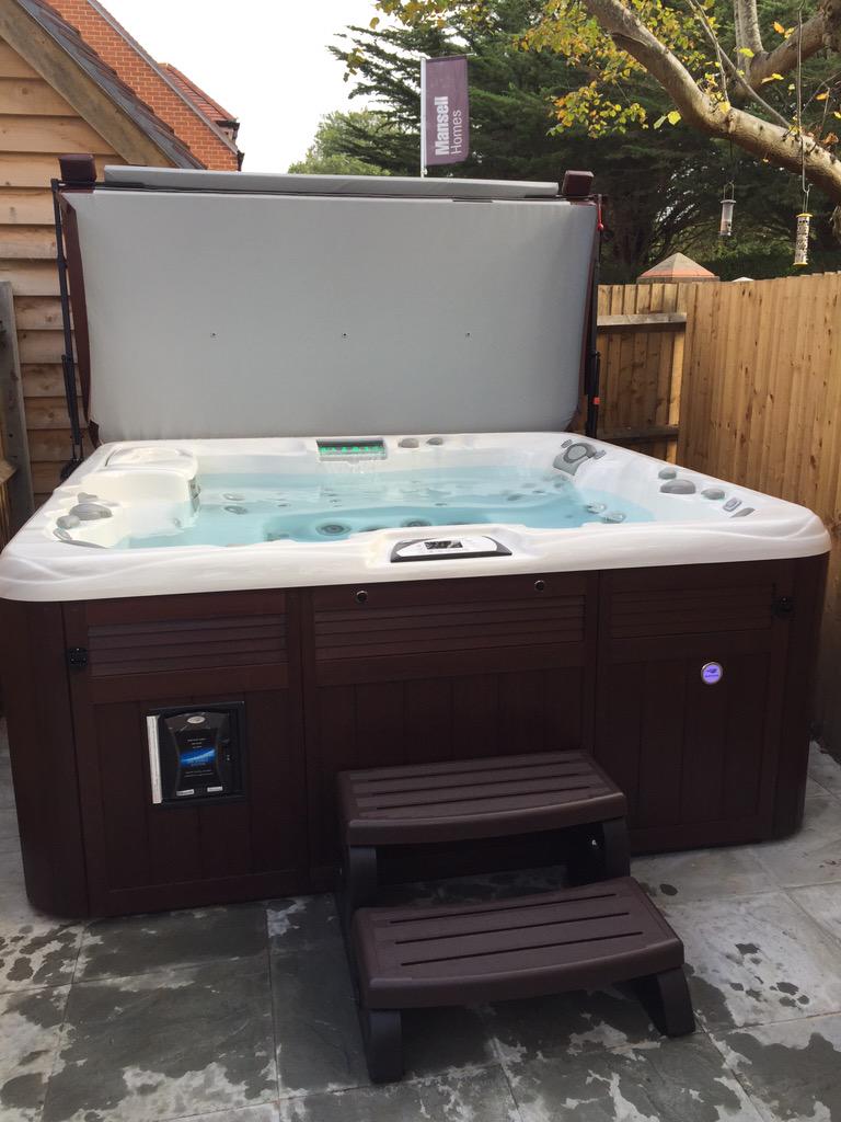 This Sundance 880 Cameo installed with iPod, serious hydrotherapy and my personal favourite :)