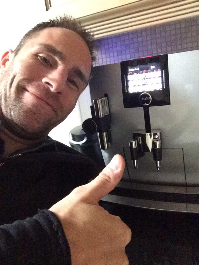 mikeweaver_43's tweet photo. Thanks @EDIKA_espresso for the quick fix for my baby! @JuraProducts Capressa J9 http://t.co/1XlpT2Cjnw