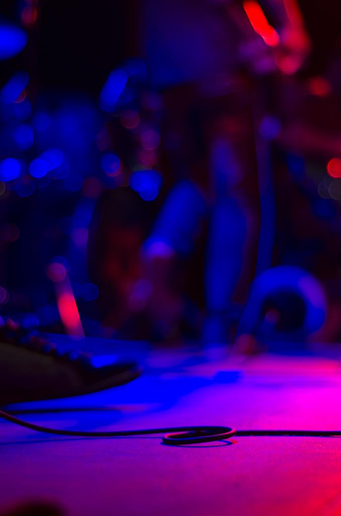 "... la vida sólo es eso, el rato que esperamos a que suceda algo mientras todo va girando..." #purepoetry #lacalma