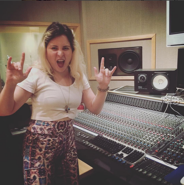 manaiamusic's tweet photo. Dia #2 de gravinas do meu próximo álbum! YEAHH! Tá tão lindo e meu coração tá no REC! #studioporn http://t.co/vnorZZUFm6