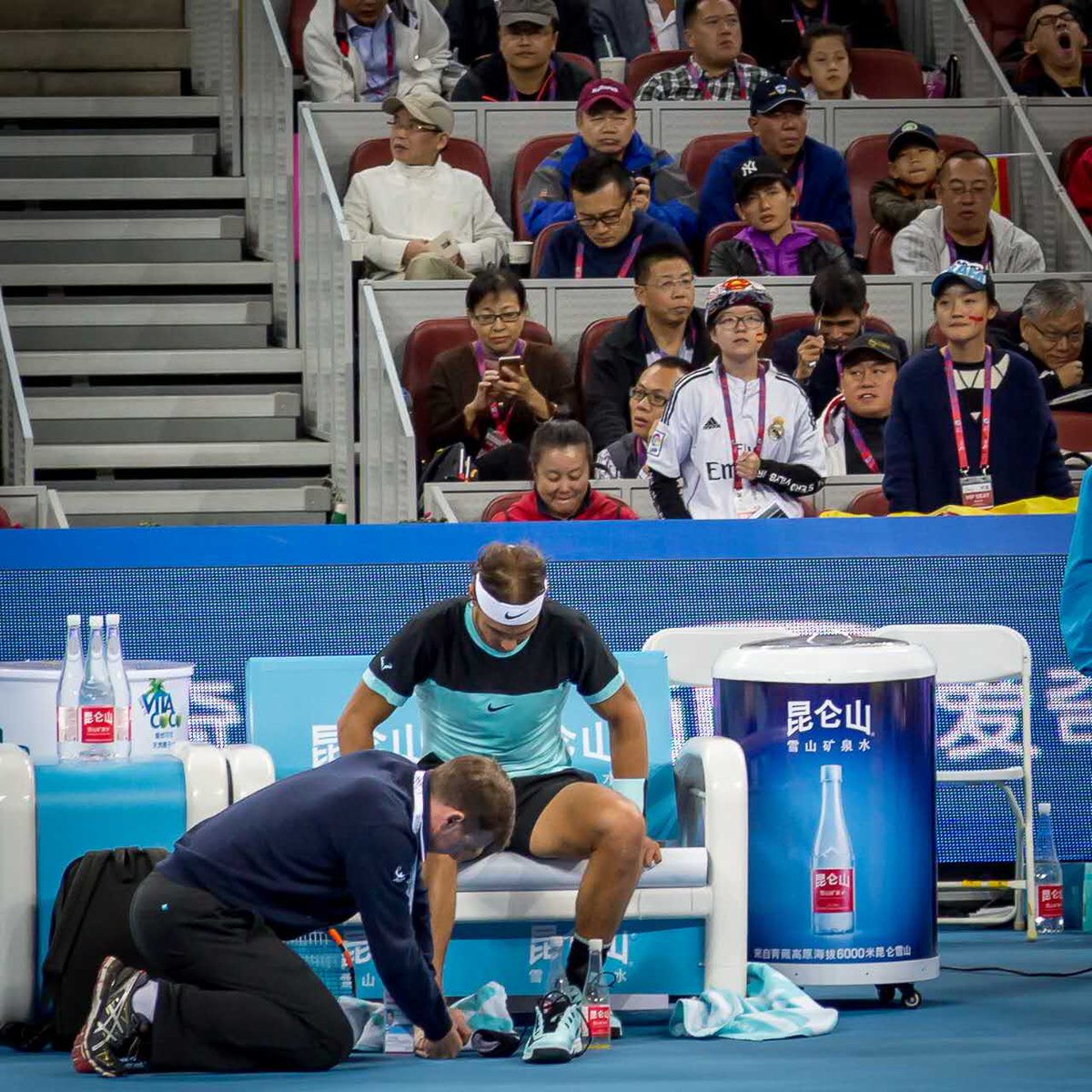realmadrid's tweet photo. No importa lo lejos que estés, siempre tienes el apoyo de los Madridistas. 🎾⚽👍

@RafaelNadal

#RMFans #HalaMadrid http://t.co/H8OXe2cL9s