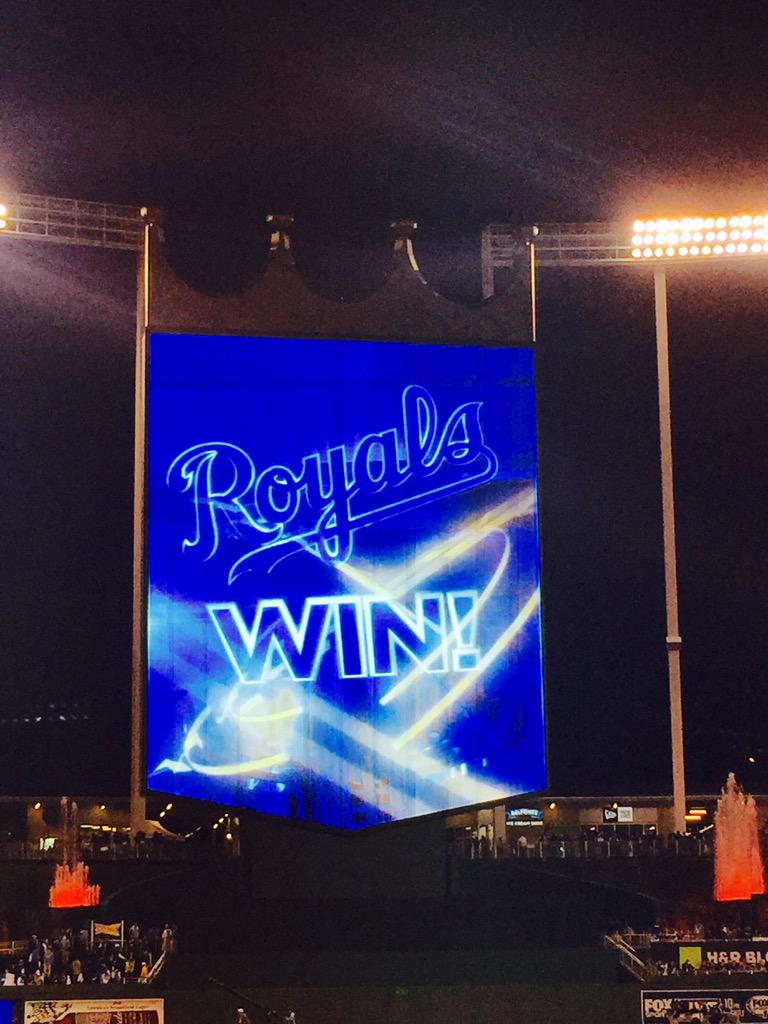 ChrisStigall's tweet image. Time for a cigarette.  And I don't smoke. Goodnight. #TakeTheCrown