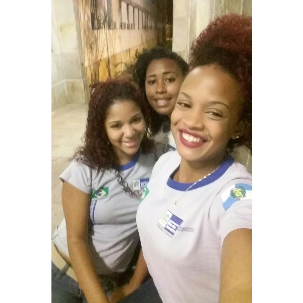 MMinni76's tweet photo. Estudantes rss 📚 😍 👌 @Fofagon @AlvesCa57 http://t.co/tmNKcizzcP