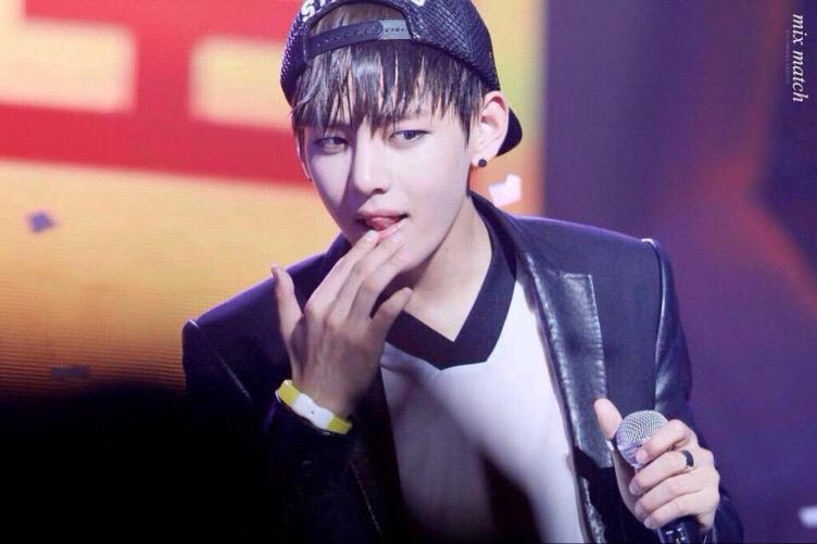 тэхён бтс в бандане. Bts v and jungkook. тэхен бтс 2021. Bts taehyung. тэхен дэдди.