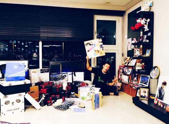 Happy birthday lee donghae,see u in two years and comeback soon   