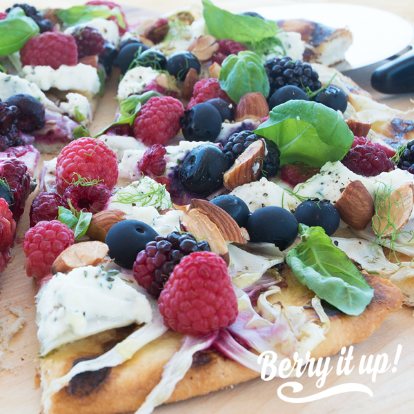 Ever #BBQ’ed a pizza? One covered in fresh blueberries and raspberries? You’re missing out: ow.ly/TjLdj