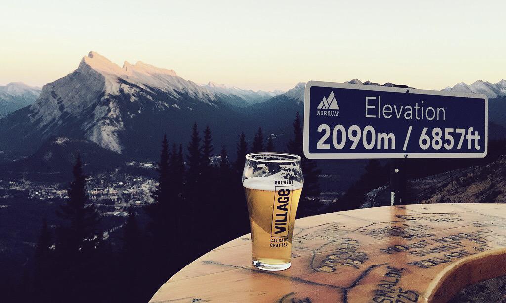 BANFFBEERFEST's tweet image. Enjoy a beer at 2090m #banffbeerfest albertabeerfestivals.com for tickets. Nov 27-28 @CaveandBasin cc @villagebrewery