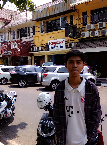 nisnisaa29's tweet photo. Dan yang iniiii, kita kuliner ice cream sehabis jogging{}:* *yummy* @arief_soeleh #RagusaEsItalia http://t.co/BxGRbkXiF6