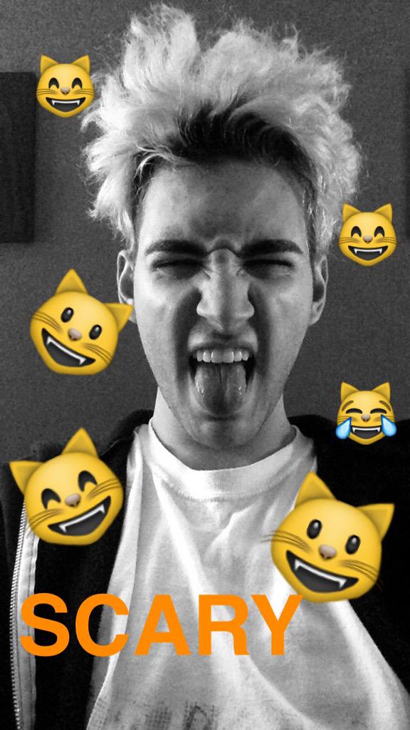 So I really need to get my roots redone... And everything else lol <a href="/TheEllenShow/">The Ellen Show</a> #HairClubForEllen