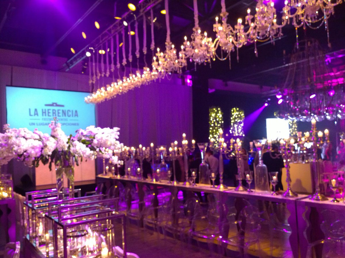 Hermosa noche junto <a href="/HerenciaEventos/">La Herencia Eventos</a> #fiesta #salon #Pilar