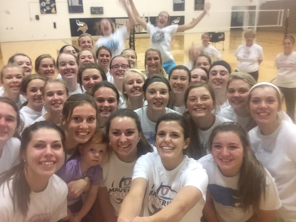 GINWvolleyball's tweet image. #WinningWednesday #white #conferenceprep #jumpforjoy 👻🐁🐇🐐🐚☁️👟✉️📄💭⚪️⬜️