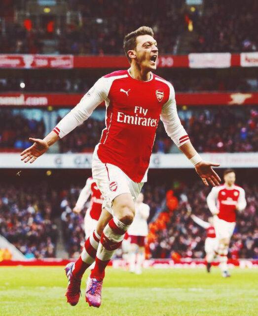 Happy Birthday Mesut Ozil. Never gone a season without trophy since he arrived. 