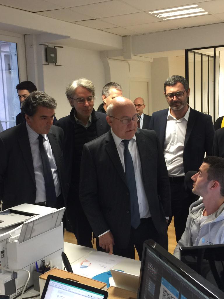 EMonraisse's tweet photo. Michel Sapin l'a déjà téléchargée l'appli Lydia @applydia http://t.co/EhRVgqRvMK