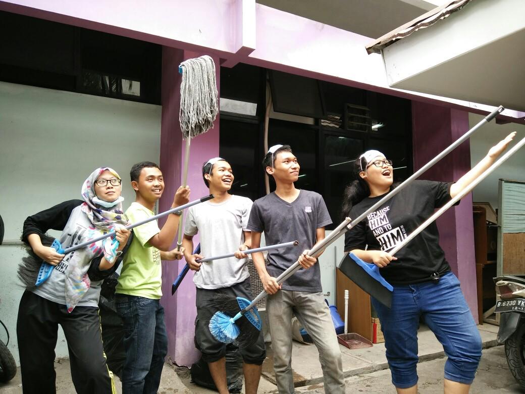 rrsnrwjynti's tweet image. @BEMJKLJakarta2 #opsih15 #redsa
#1d4