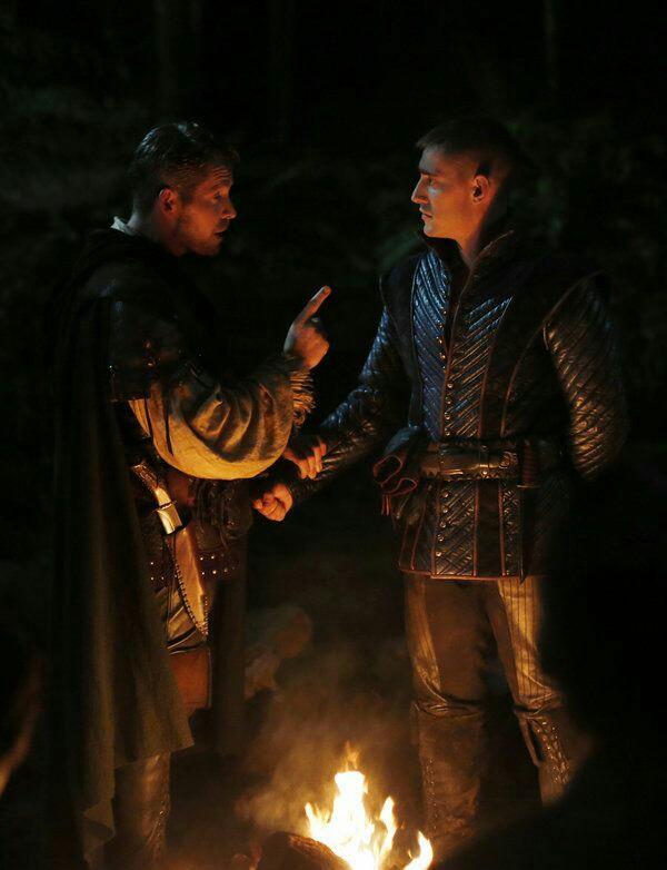 NicoleLeeTV's tweet image. Day 15: While I'm loving Robin &amp;amp; Hook's newfound bromance, I'll always adore #ScarletHood. 💚🌲 #OctOfOutlaw #MerryMen