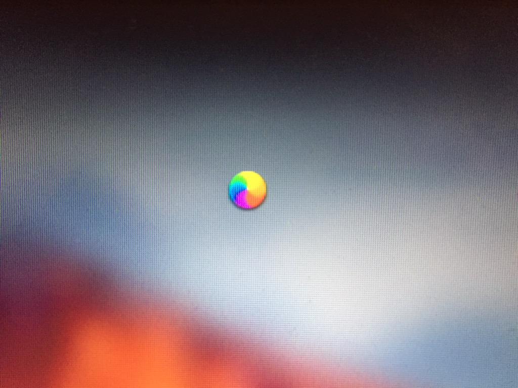 IrritableMac's tweet image. From Hell&apos;s heart, I stab at thee. MT @chrisdeabreu: What are your thoughts on Apple&apos;s Beach Ball of Death new look?