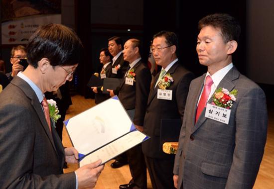 [경기-성남시] #성남시 ‘2015 대한민국 도시대상’ 국토교통부장관상 수상
 me2.do/FhTszKsH