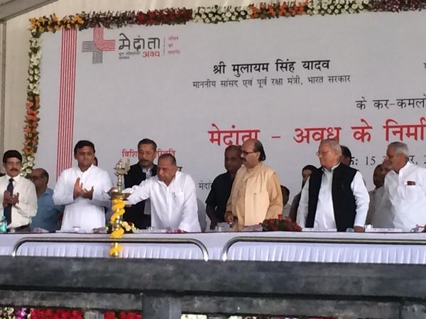 UttarPradesh.ORG News (@weuttarpradesh) on Twitter photo UP CM <a href="/yadavakhilesh/">Akhilesh Yadav</a> at <a href="/MedantaLucknow/">MedantaLucknow</a> with Mulayam Singh, Amar Singh and Dr Trehan <a href="/medanta/">Medanta</a> UP CM <a href="/yadavakhilesh/">Akhilesh Yadav</a> at <a href="/MedantaLucknow/">MedantaLucknow</a> with Mulayam Singh, Amar Singh and Dr Trehan <a href="/medanta/">Medanta</a>