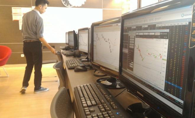 anakgundardotco's tweet photo. Lain dulu, lain sekarang. e-Lounge kini menjadi Galeri Investasi Gunadarma. :)) http://t.co/UsI8p3OzsP http://t.co/Sw77oRtijA