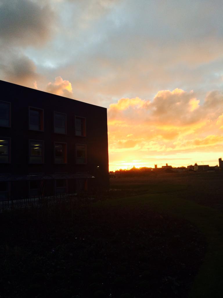 JessicaJAW1903's tweet image. Good to be back at the stunning @TeessideUni @FUSIONHIVE building last night #officespace #teesside