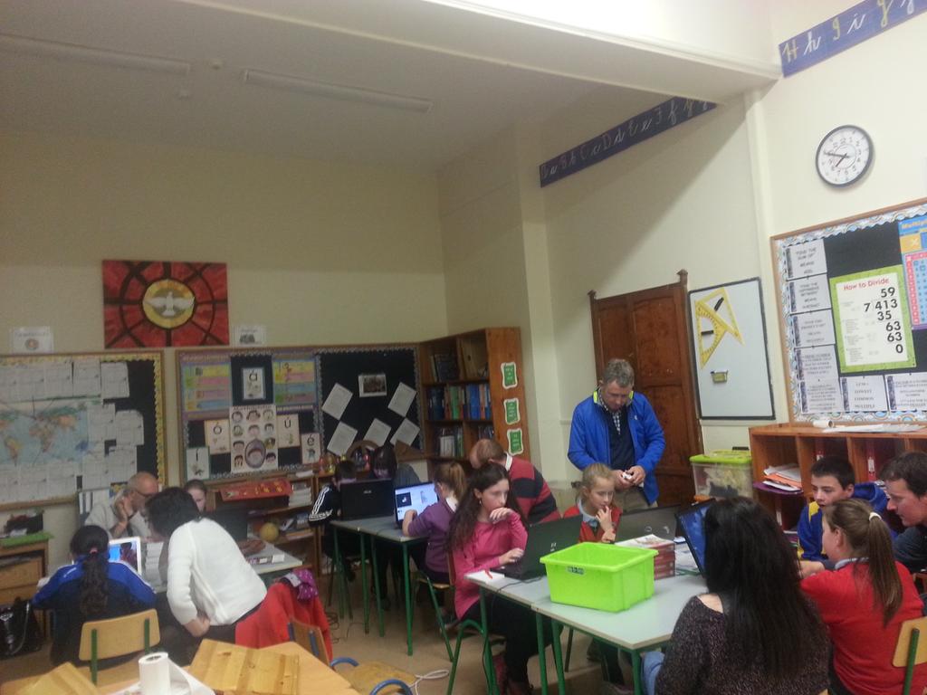 eyrecourtdojo's tweet image. Eyrecourts hour of code! #EUCodeweek #codeweek2015 #Scratch #HTML