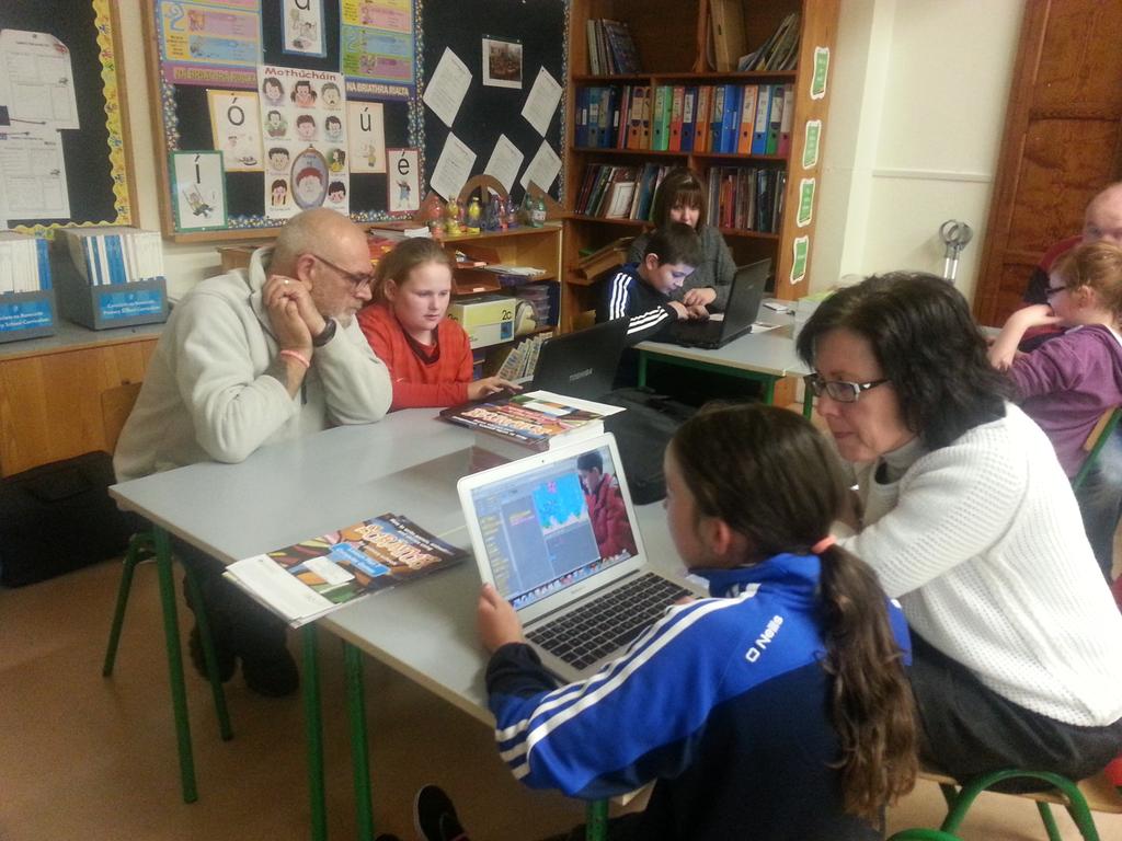 eyrecourtdojo's tweet image. Eyrecourts hour of code! #EUCodeweek #codeweek2015 #Scratch #HTML
