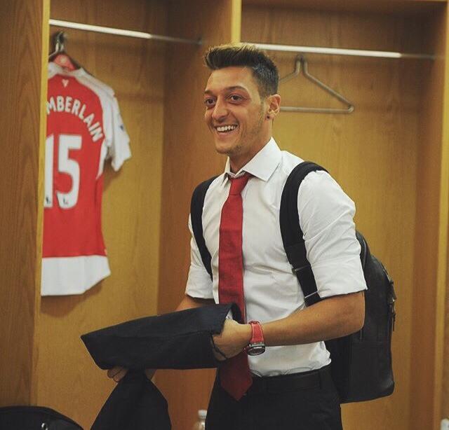 Happy birthday Mesut Ozil! I love you  