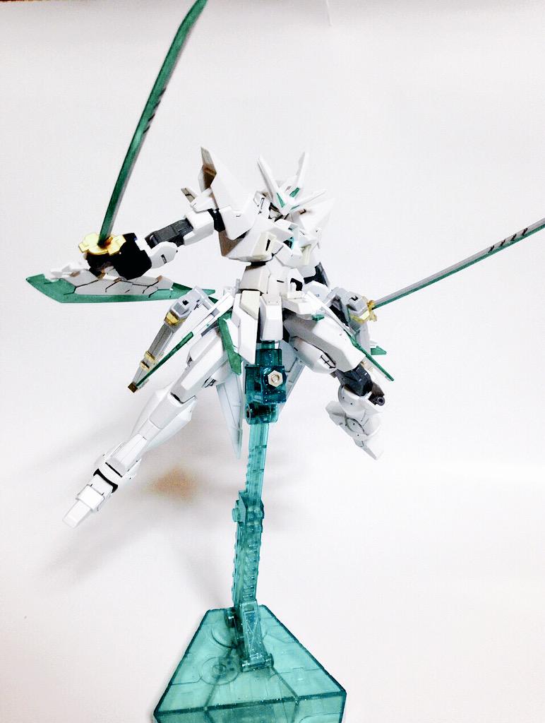 限凸 ガンダムage 2四天 格闘戦に特化させた機体 日本刀型の実体剣 シグルガーベラ とレイザーブレイドをそれぞれ2つずつ装備 四天は 天 戦場 を支配する4本の剣 という意味で名付けられた Project Gpbb Http T Co Ywijrnd4xv Twitter