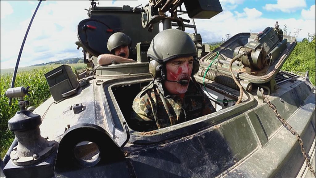 JonathanS4C's tweet photo. @RHAGLENJONATHAN yn cyflwyno @TOMMORADIO v ROWLI #TankSchool Jonathan @S4C Nos wener 21.30 http://t.co/VZuOeXAUYn