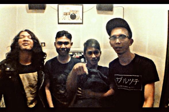 Tonight <a href="/SBSdotcom/">SCREAM BEFORE STORY</a> live at Sandy's Cafe 21.15am. See you story 👌\mm/ #heavymetal #deathcore #bandung #go