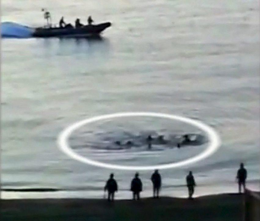 ElMundoEspana's tweet photo. Archivan la causa contra 16 guardias civiles por la muerte de 15 inmigrantes en Ceuta http://t.co/PRLz4KmEzh http://t.co/aREOFmO3Ck