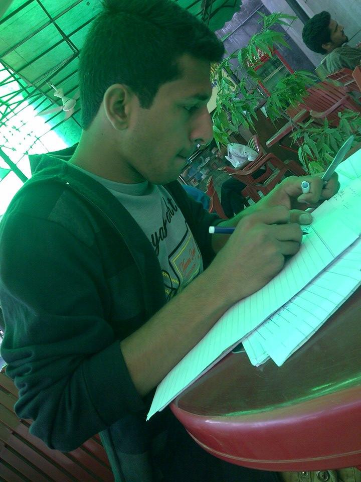 danishrajpoot14's tweet photo. #Old_Memories . I #miss My #Old_Version :P ...... http://t.co/YxiiNMf0jj