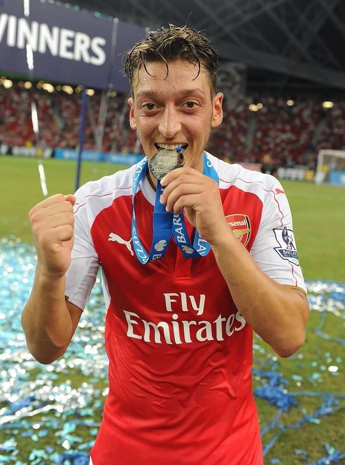 A very happy birthday to Mesut Ozil! 