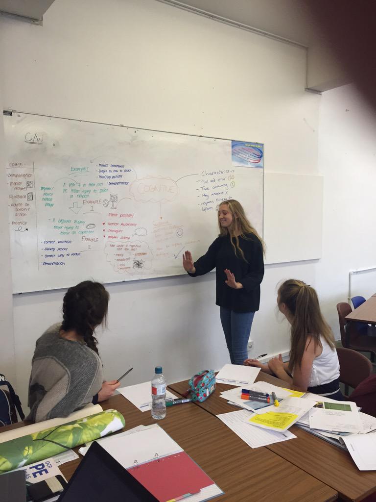 SPHlearning's tweet image. Y12 PE teaching the phases of learning to eachother @SPHPE @SPH6thForm