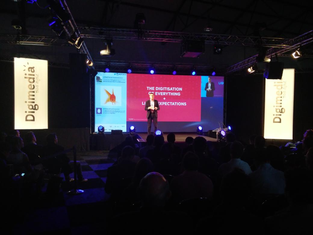 BrusselsDW's tweet photo. For the first time in Belgium, proud to have Mark Curtis on the #DF2015 keynote stage ! #BDW15 #Accenturedigital http://t.co/upc6pU6XDt