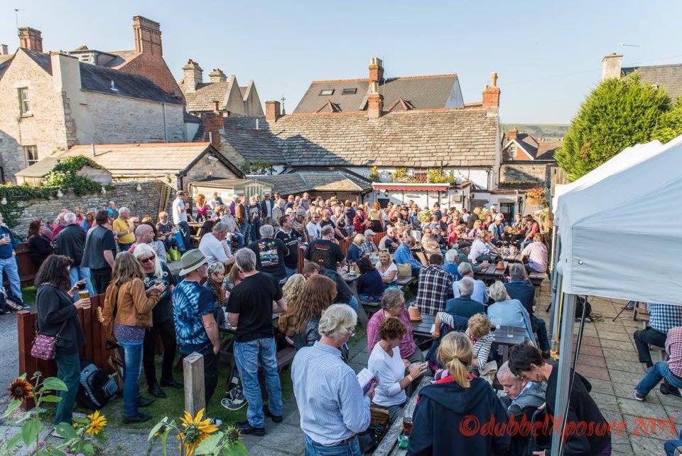 Open Mic hosted by Anita Jardine at #SwanageBluesFestivalOctober2015 - photo courtesy of Paul Dubbelman.