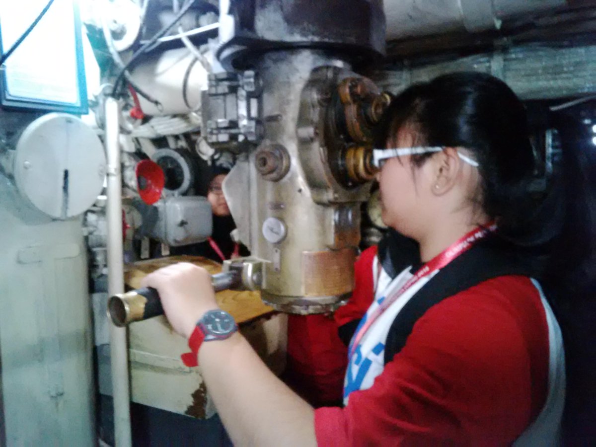 Ikon Kapal Selam Kuning Dengan Periskop Bawah Air Ilustrasi Stok Unduh Gambar Sekarang Istock