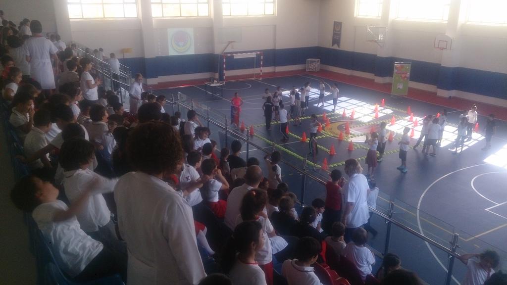 TEDxAnkara's tweet image. #codeweekeu #codeted01 Hayatı kodluyoruz... @tedadanakoleji algoritmayı yaşama aktarıyor... #codefest @ArdaCirpili