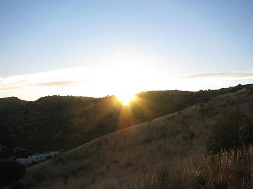 ALWearyDad's tweet image. Love the sunrise of a new day. This time of year though I just wish it came a bit earlier. #FallProblems