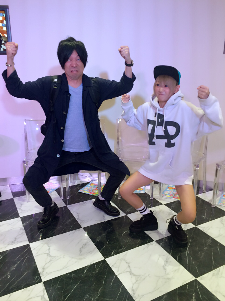kokoro777pp's tweet photo. クズトーーク公開トークイベントありがとうございました！ミスiDってやっぱりすごいコンテストですね👑もう受けたくないけど😨笑！
岸田メル先生とダブルソード💥ポーズでお別れです(^^)／多謝https://t.co/XvG0UTJ1ch http://t.co/DgmX3SVoRJ