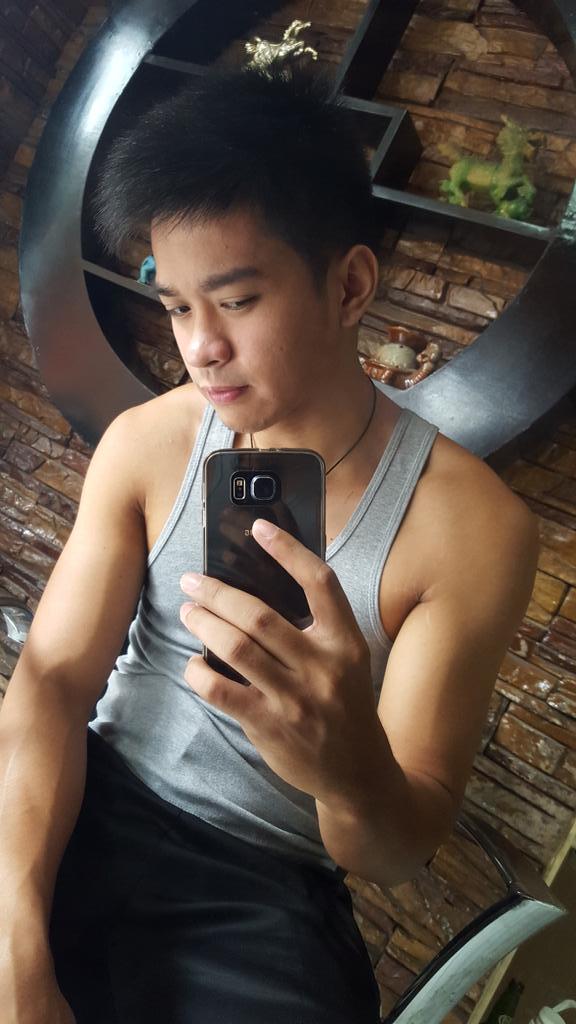 iamWENCIE's tweet photo. Haircut. ✂ http://t.co/iI6xVxVuLV