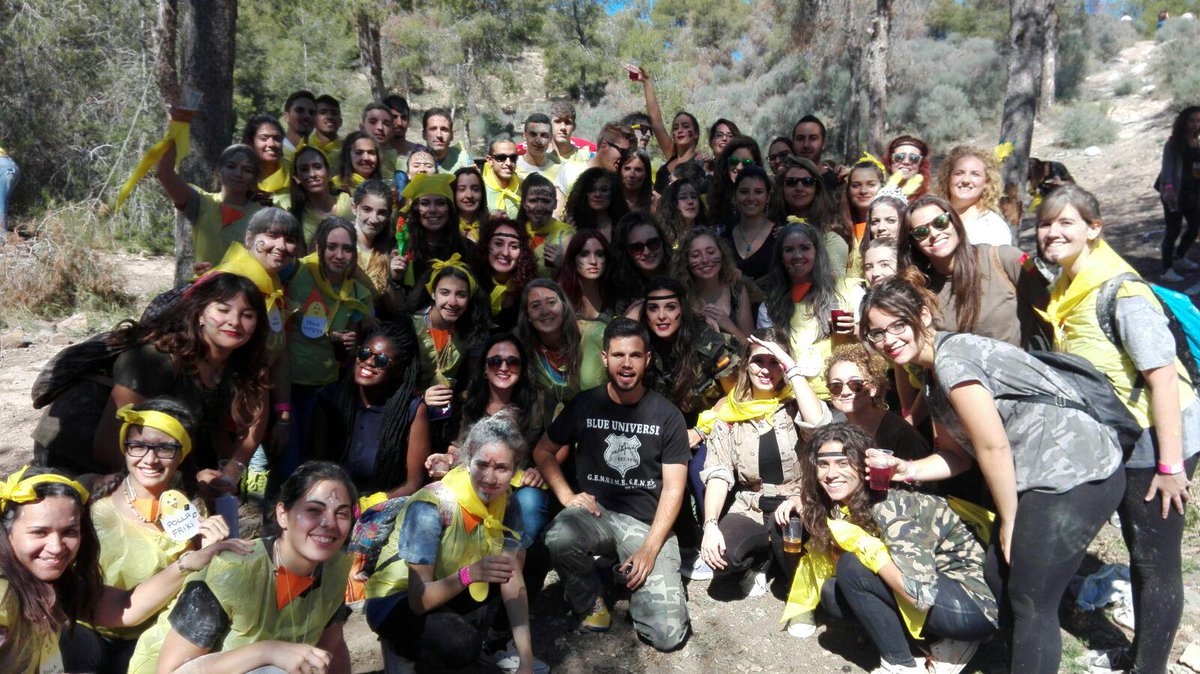 SocialChicken15's tweet photo. ¡Que grandes sois, pollitos! http://t.co/eo8bkaPhG8